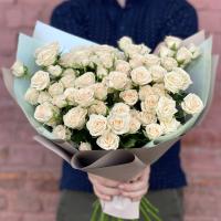 Букет из 21 кустовой кремовой розы
