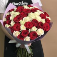 Букет из красных и белых роз 51 шт. (70 см)