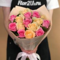 Букет из кремовых и розовых роз 15 шт. (70 см)