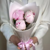 Букет из 3 розовых пионов