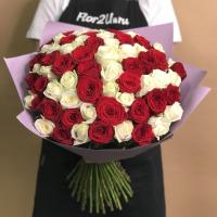 Букет из красных и белых роз 71 шт. (70 см)